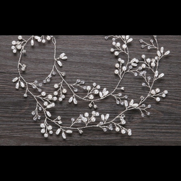 Stunning Pearl, Crystal & Gold Wire Hair Garland